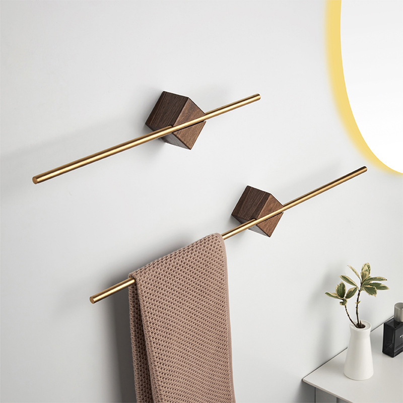 Home Bathroom Design Simple - Prosty wieszak na ręczniki z orzecha